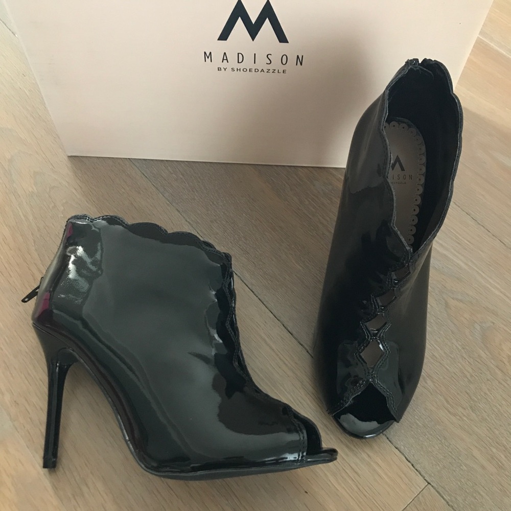 Maddeline Black patent scalloped booties Heels